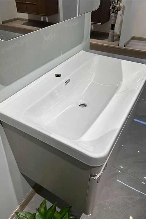 Single-Bowl Bathroom Sinks